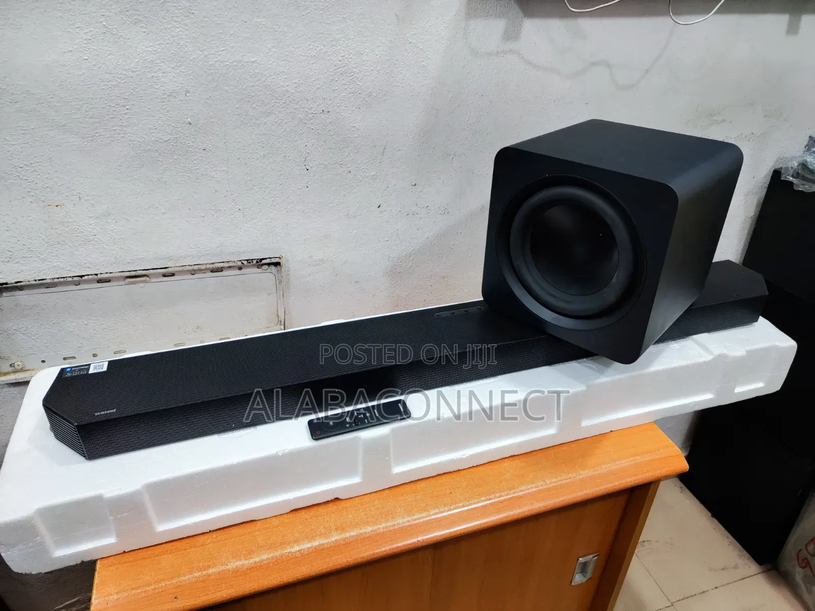 2025 Samsung Q-Series Soundbar Q800F With Its Wireless Subwoofer