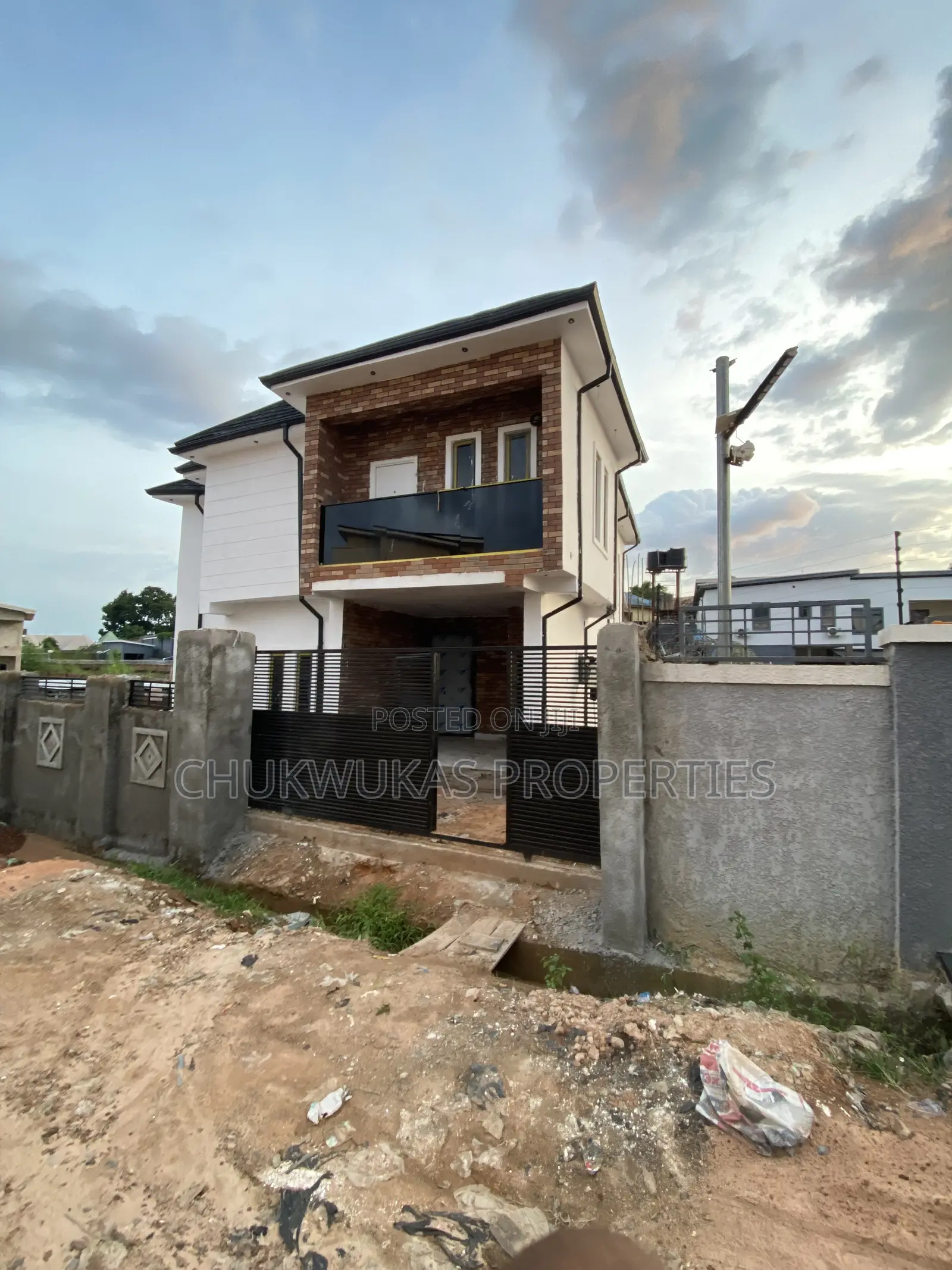 4bdrm Duplex in Transekulu New Gra for sale