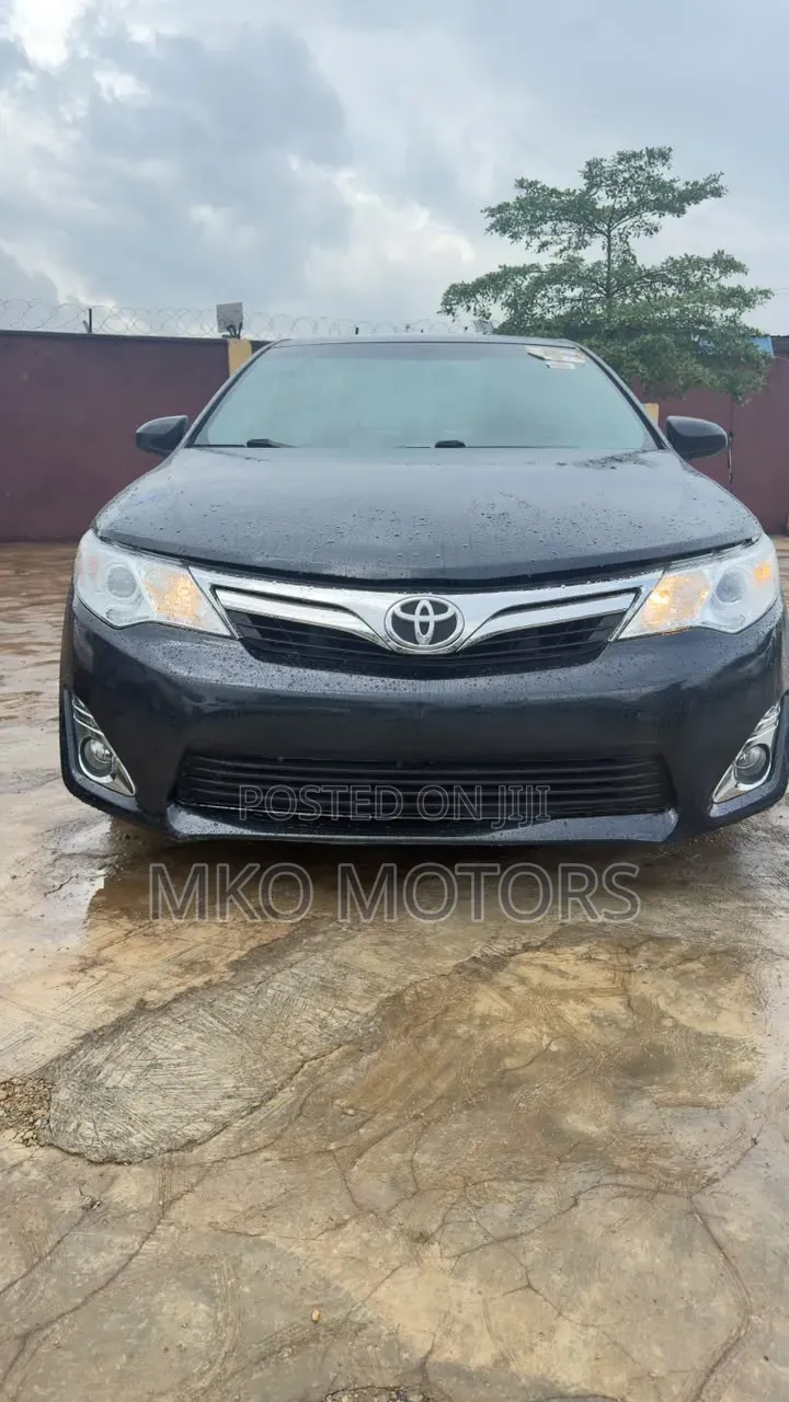 Toyota Camry LE 4dr Sedan (2.5L 4cyl 6A) 2012 Blue
