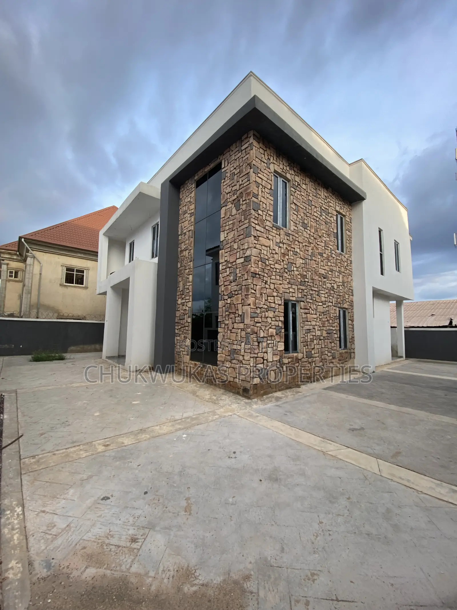 4bdrm Duplex in Transekulu New Gra for sale