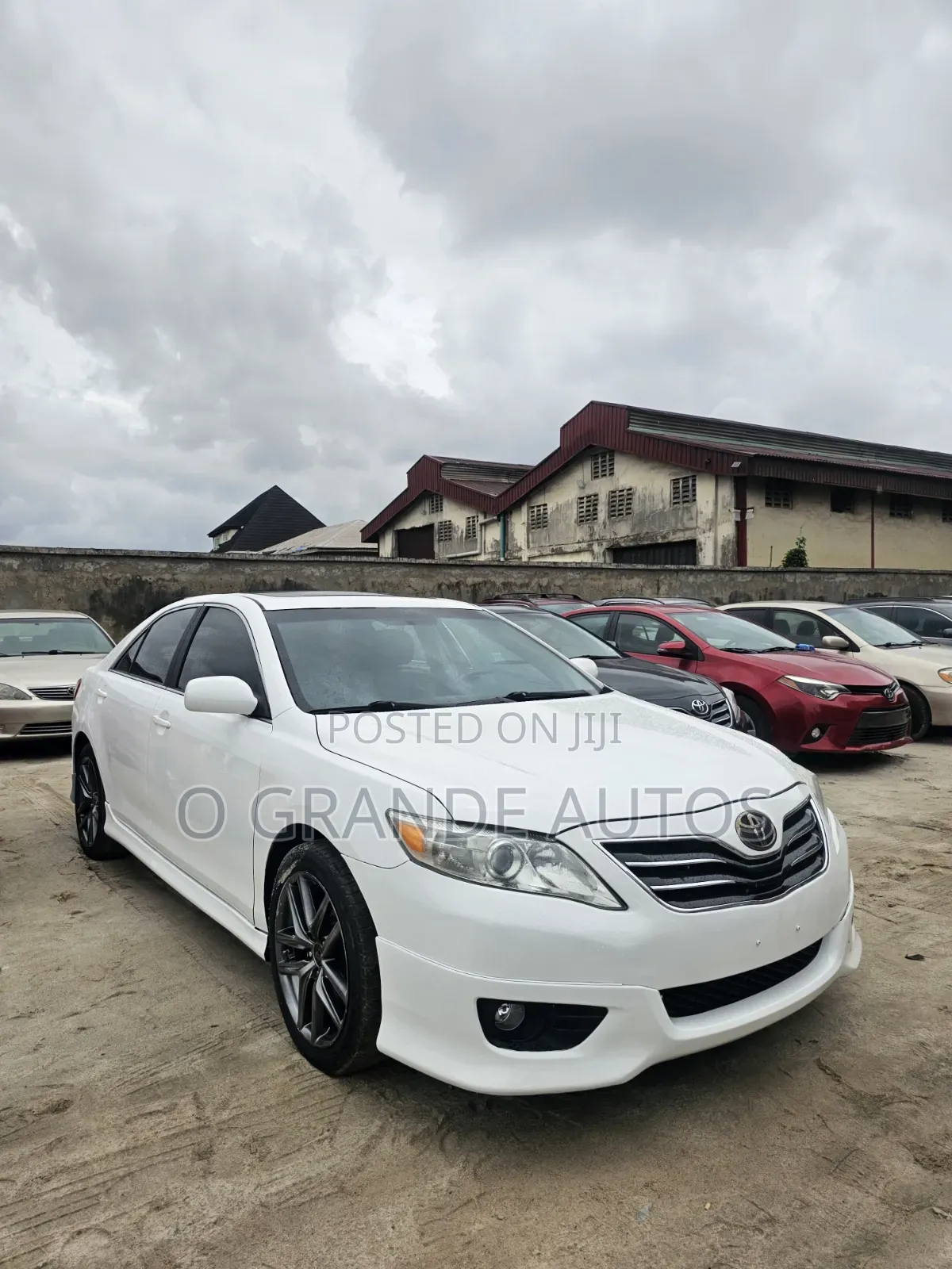 Toyota Camry SE V6 4dr Sedan (3.5L 6cyl 6AM) 2010 White