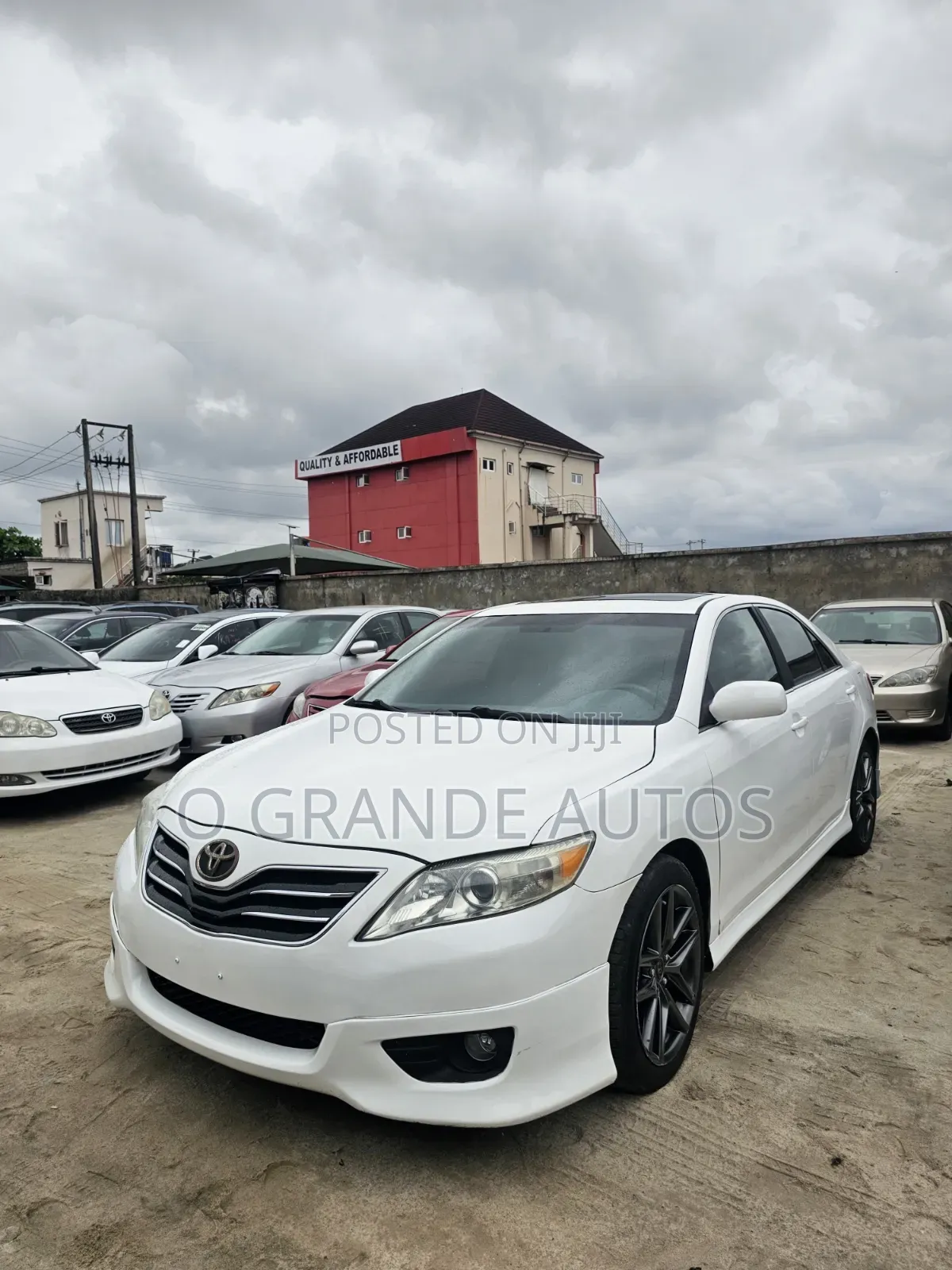 Toyota Camry SE V6 4dr Sedan (3.5L 6cyl 6AM) 2010 White