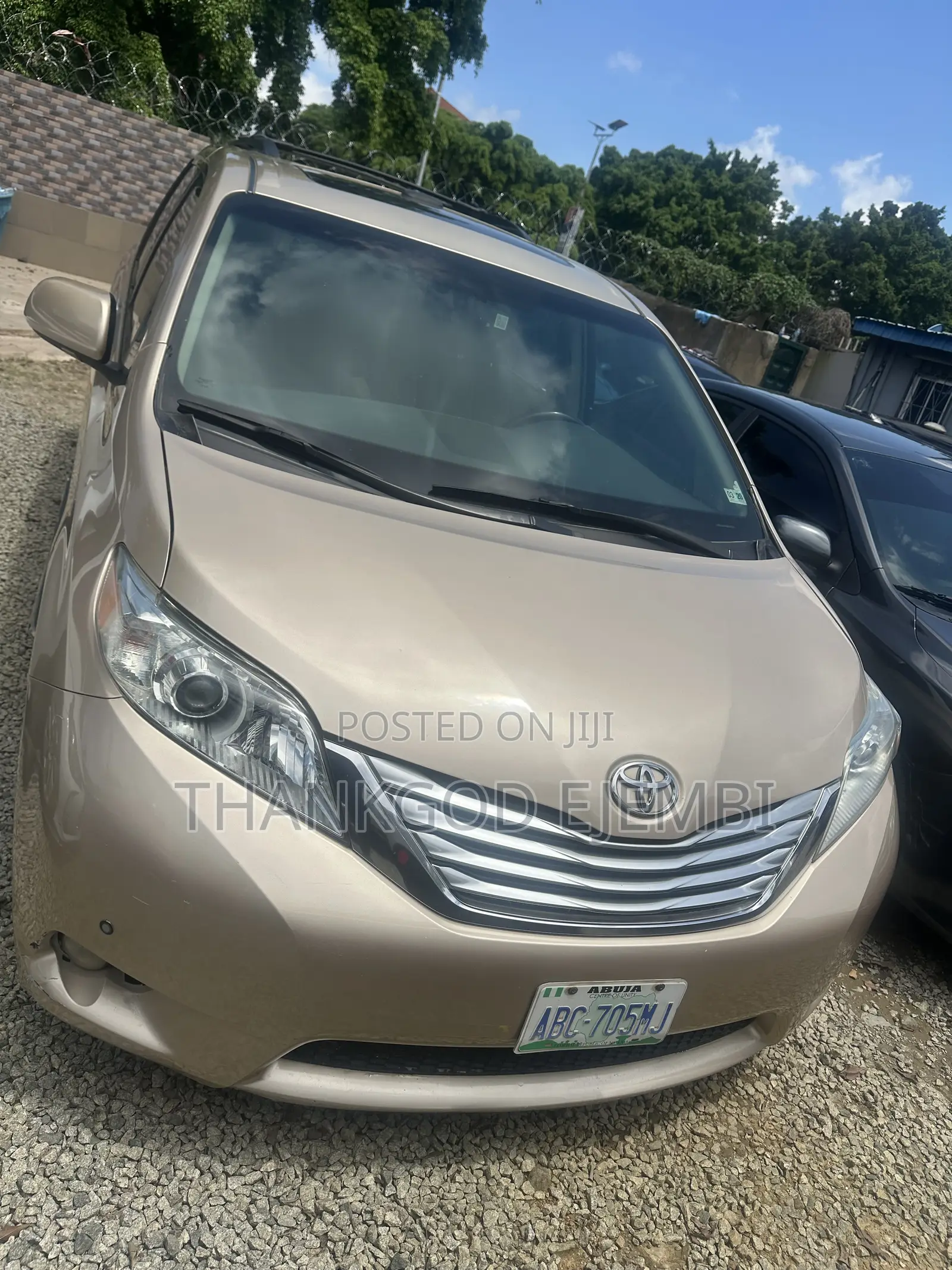 Toyota Sienna Limited 7 Passenger 2012 Gold
