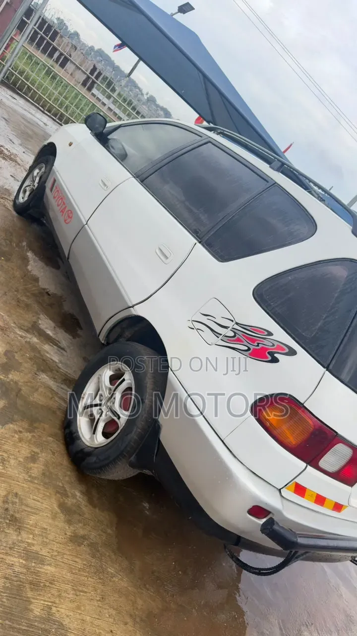 Toyota Picnic 2.0 FWD 2003 White