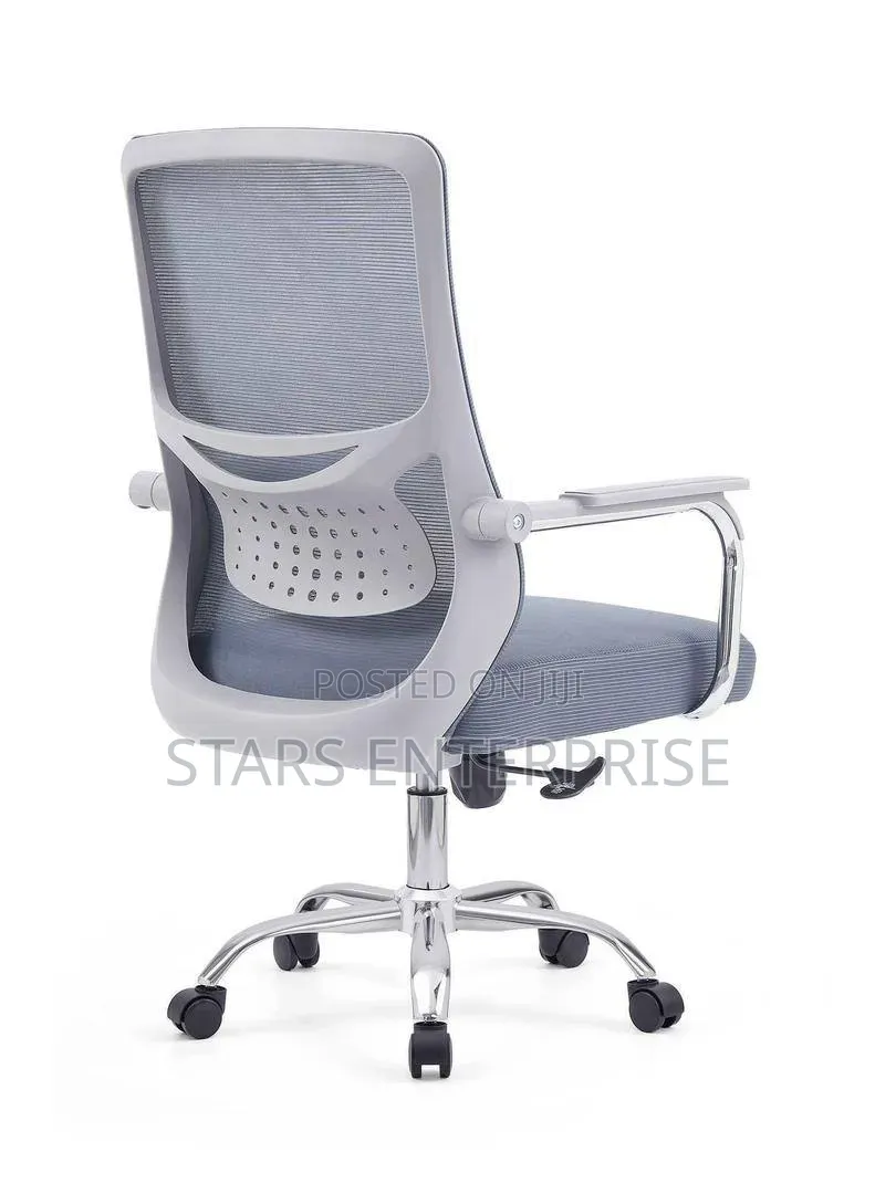 Modern Swivel Office Chair / Mesh Chair.