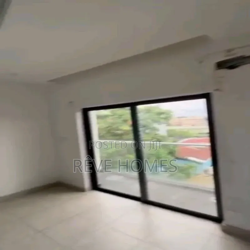 Mini Flat in Onike for rent
