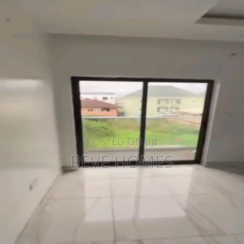 Mini Flat in Onike for rent