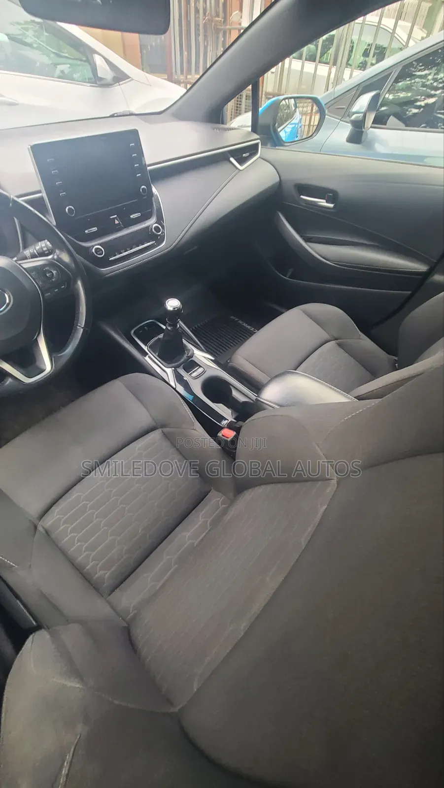 Toyota Corolla SE (1.8L 4cyl 2A) 2019 Blue