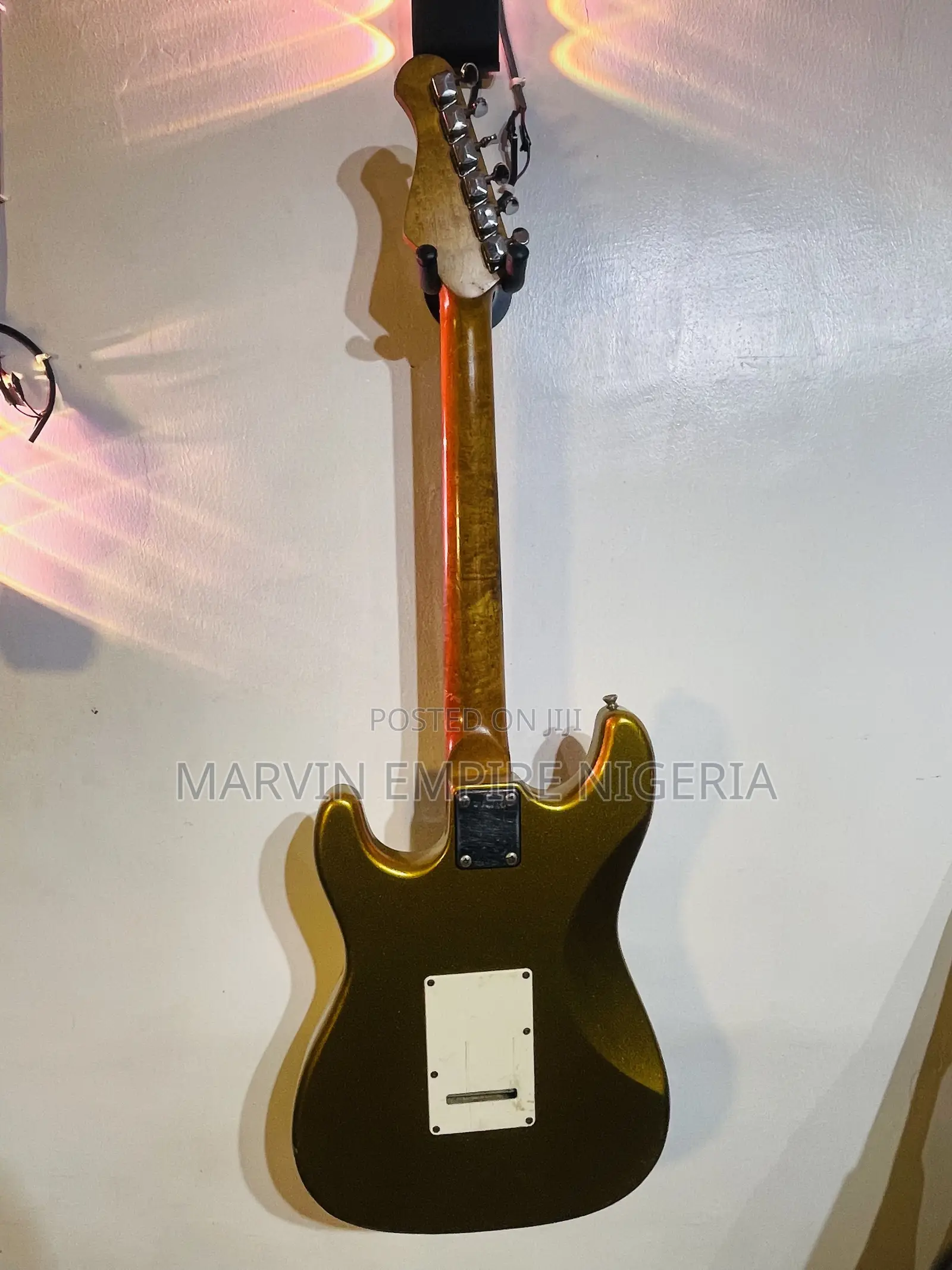 Nevada Lead Electric Guitar With Tremolo Bar Hand Gear + Free Bag