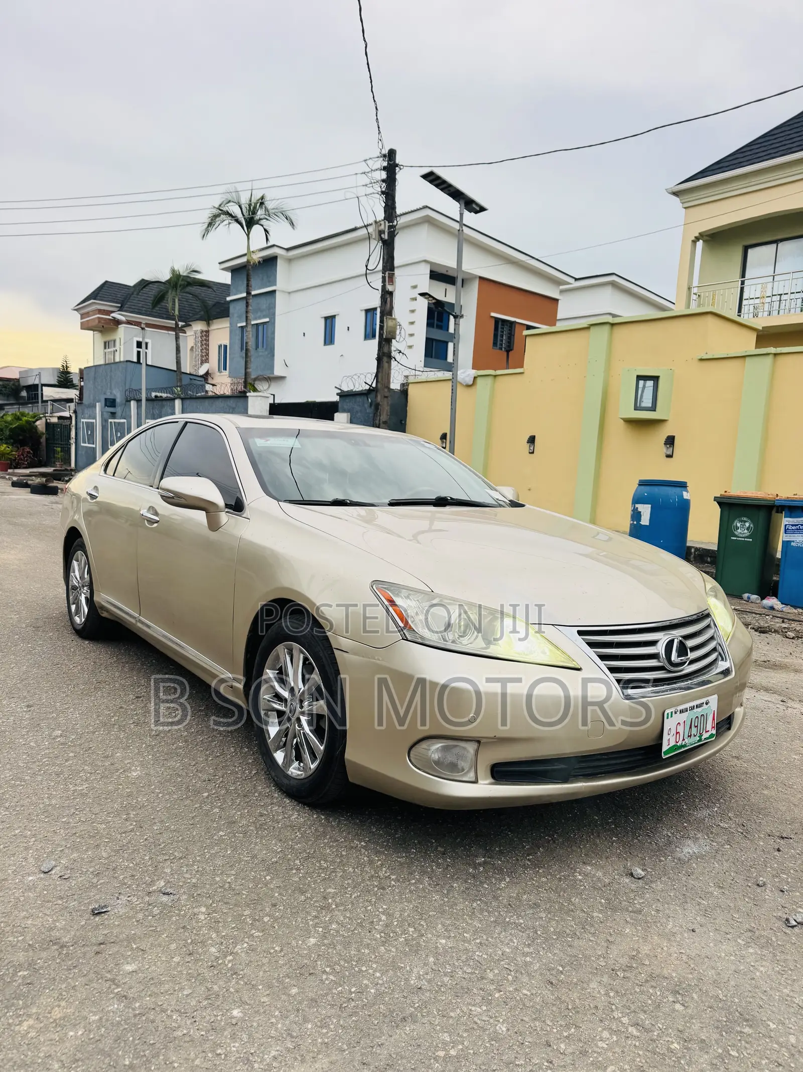 Lexus ES 350 2011 Gold