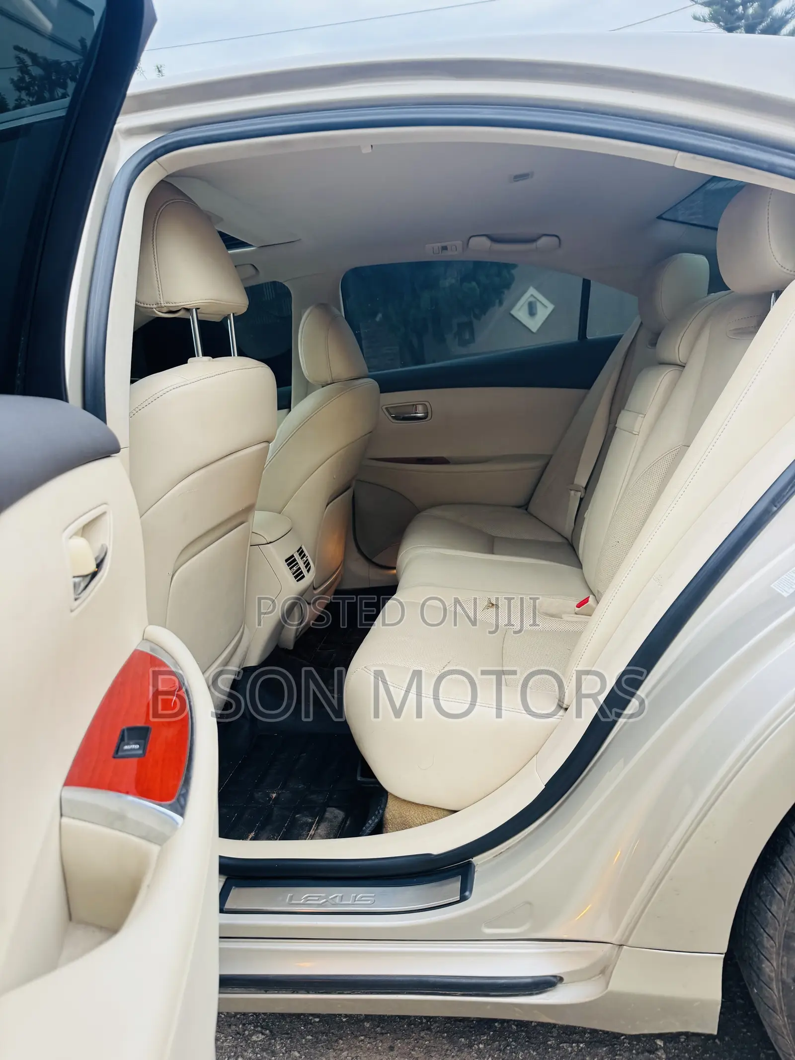 Lexus ES 350 2011 Gold