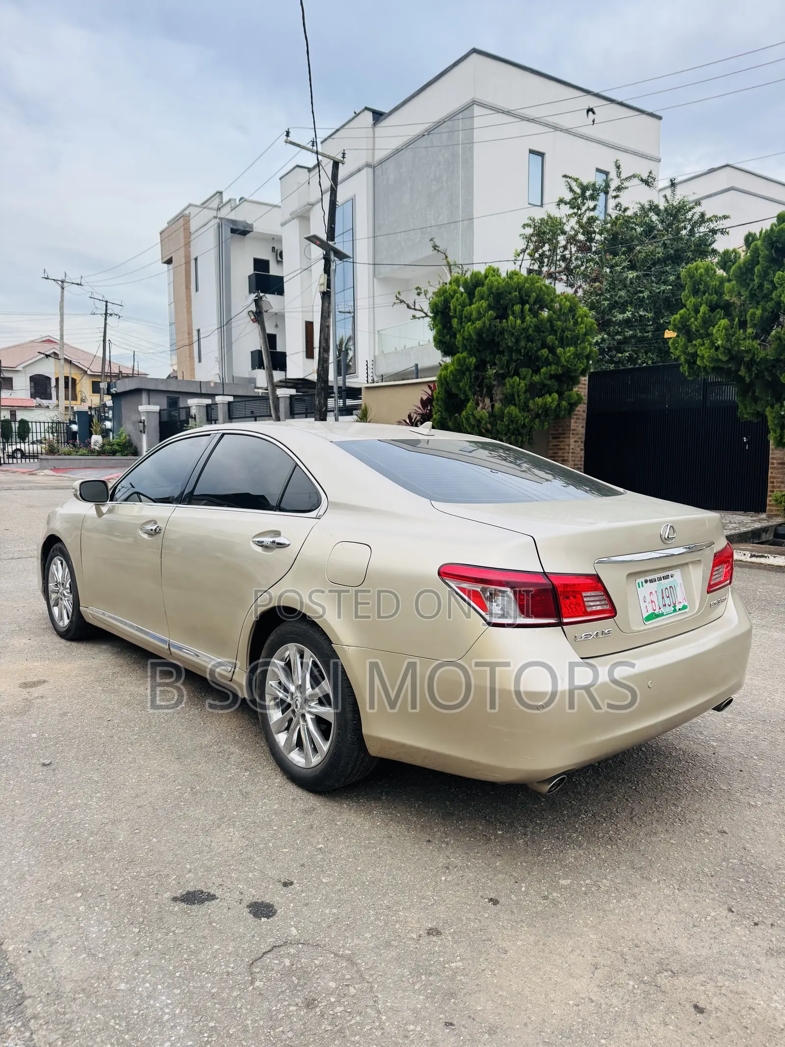 Lexus ES 350 2011 Gold