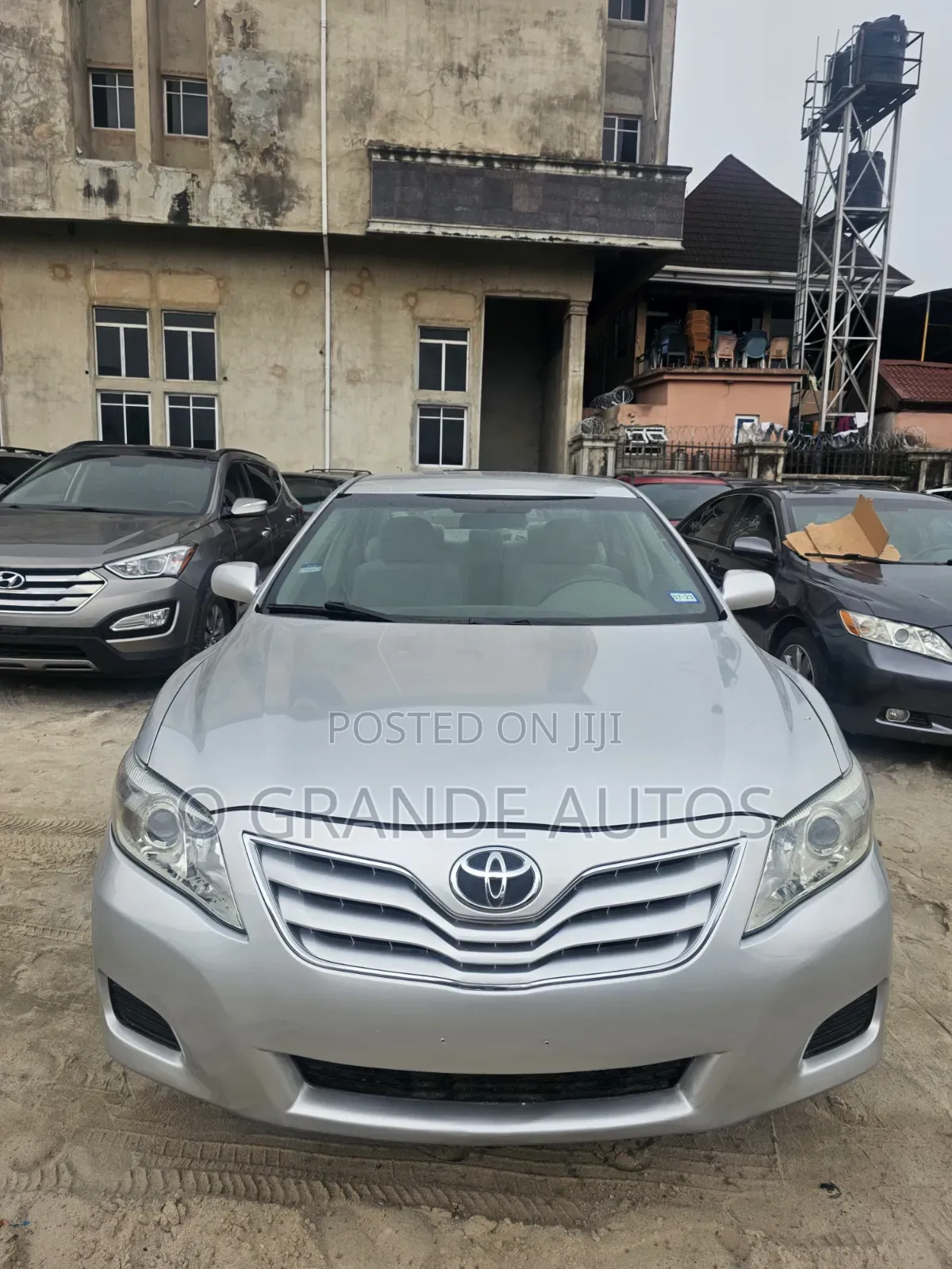 Toyota Camry LE 4dr Sedan (2.5L 4cyl 6AM) 2010 Silver