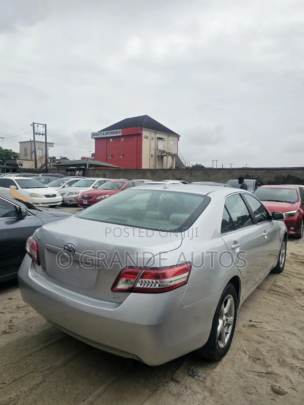 Toyota Camry LE 4dr Sedan (2.5L 4cyl 6AM) 2010 Silver