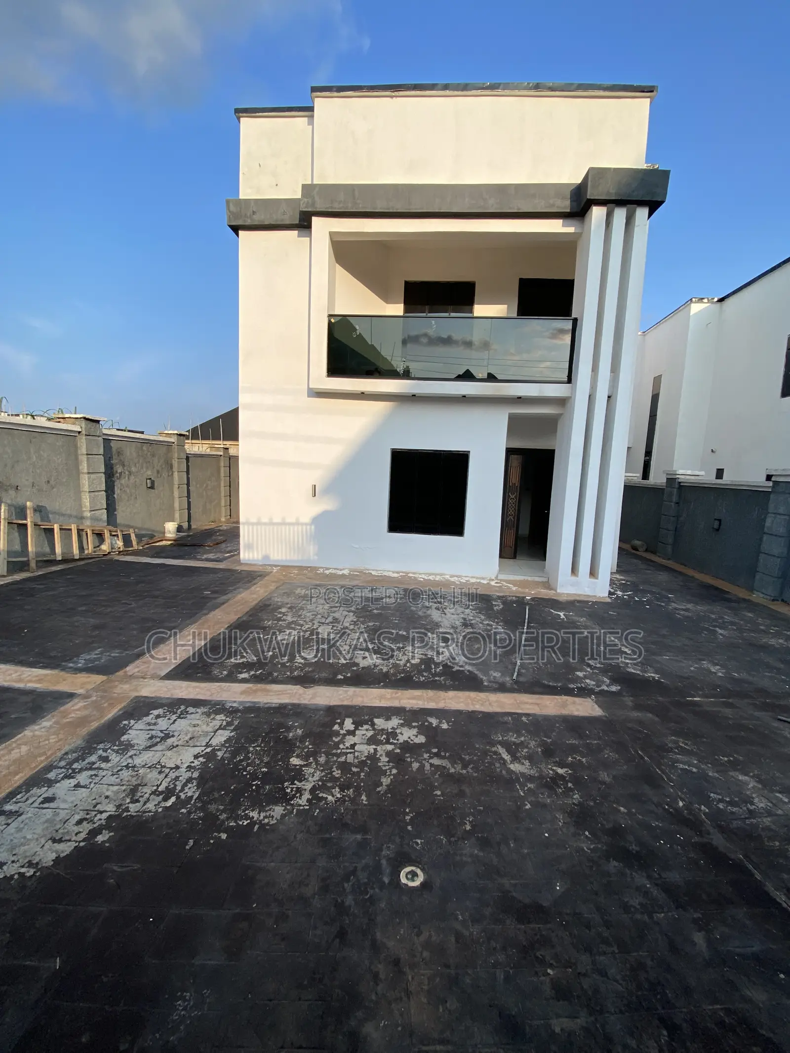 4bdrm Duplex in Centenary City Enugu for sale