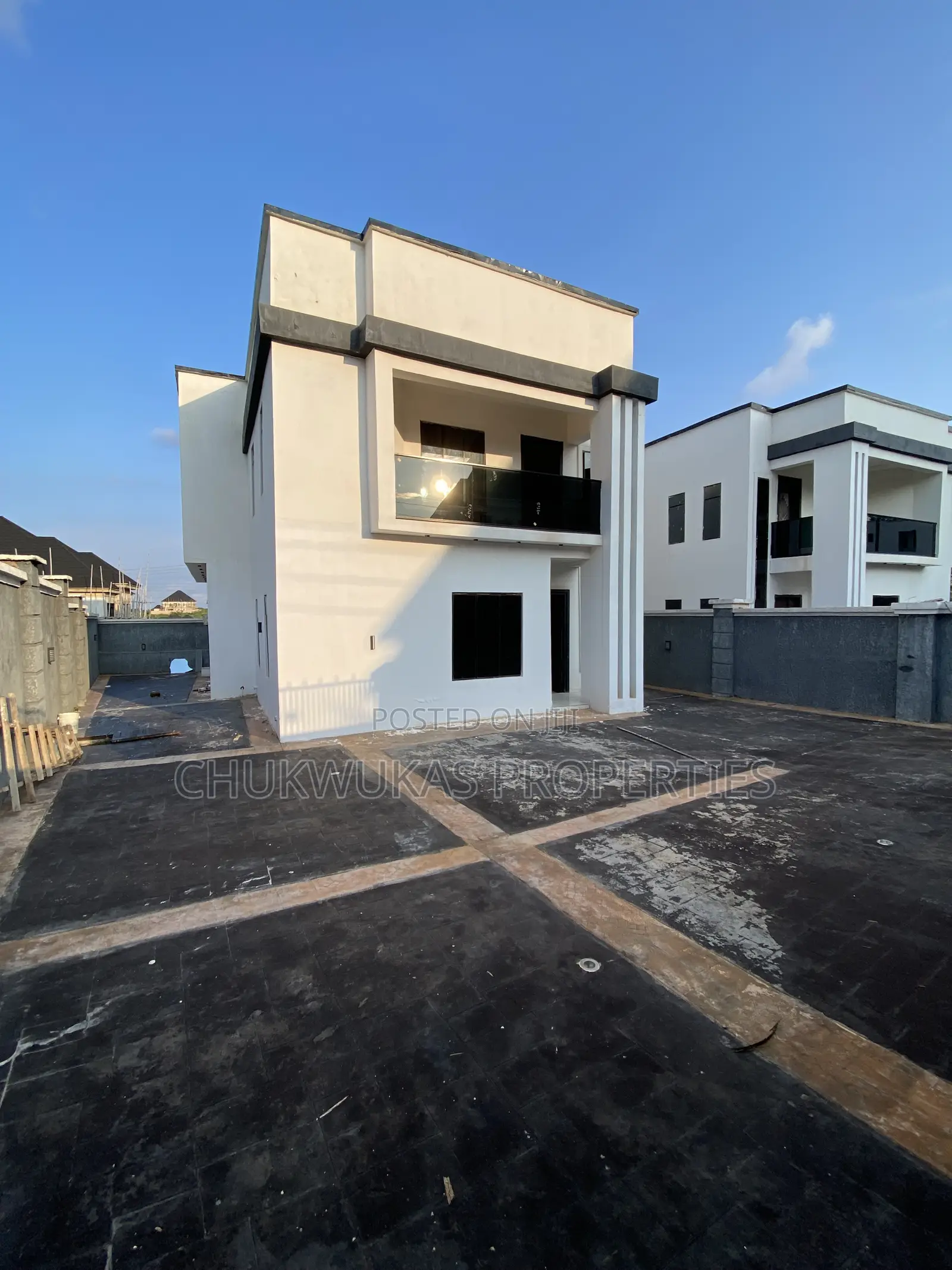 4bdrm Duplex in Centenary City Enugu for sale
