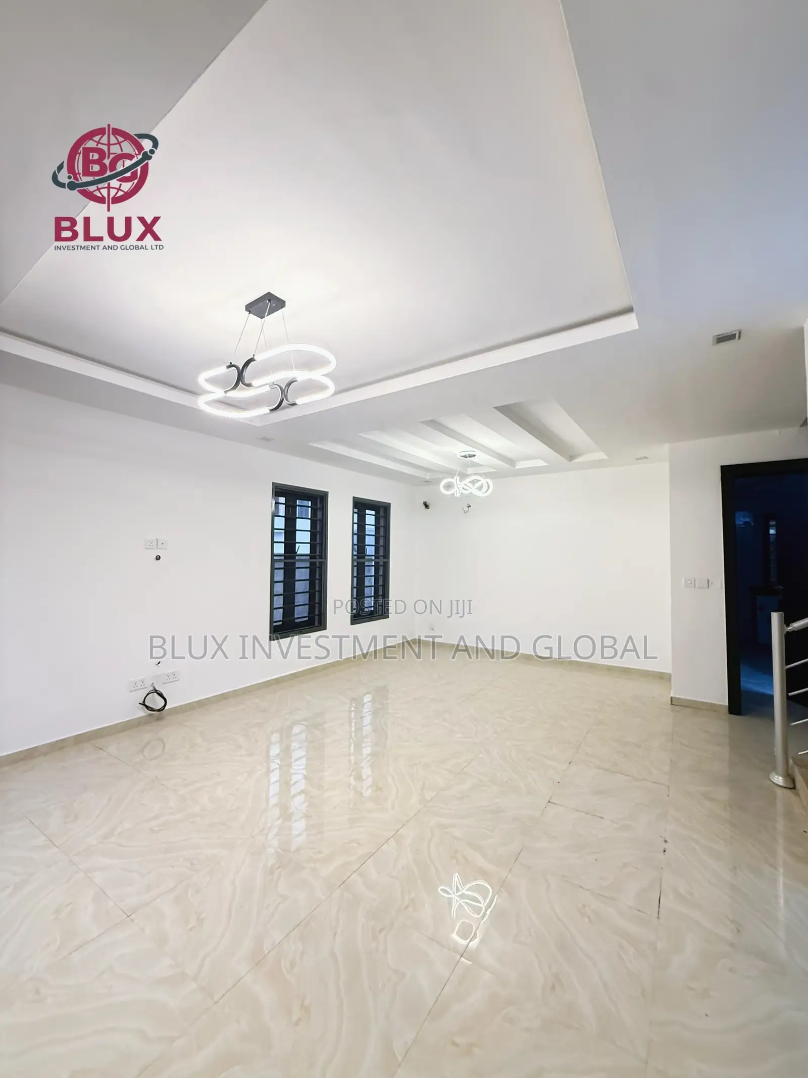 4bdrm Duplex in Off Platinum Way for sale
