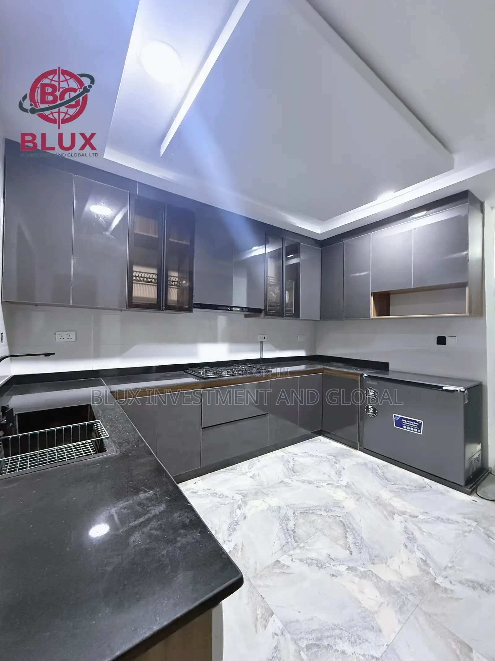 4bdrm Duplex in Off Platinum Way for sale