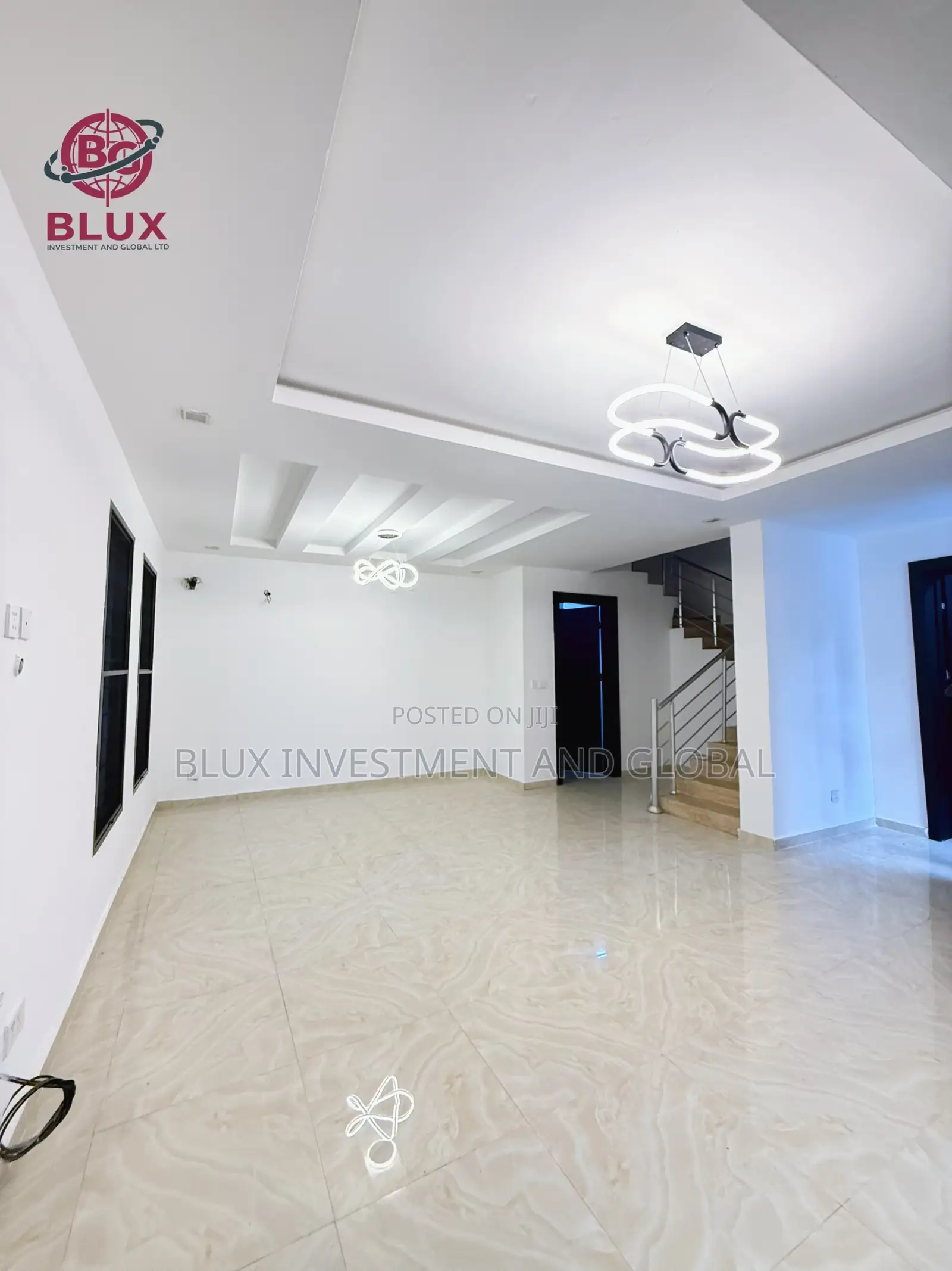 4bdrm Duplex in Off Platinum Way for sale