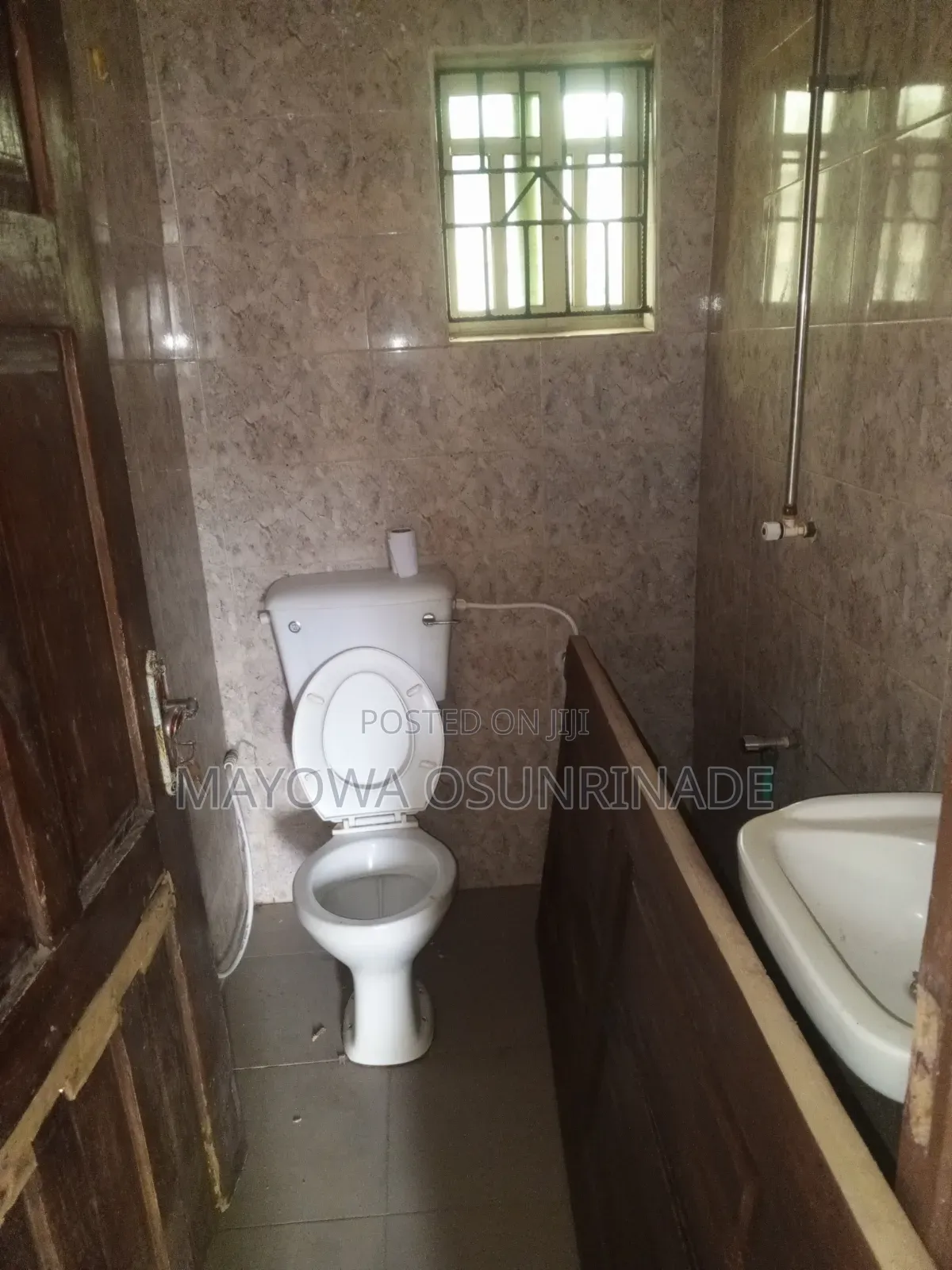 1bdrm Room & Parlour in Ologuneru for rent