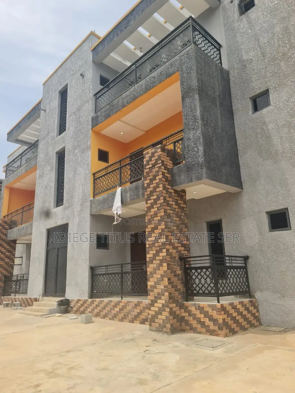 3bdrm Block of Flats in Cluster 5, FHA for rent