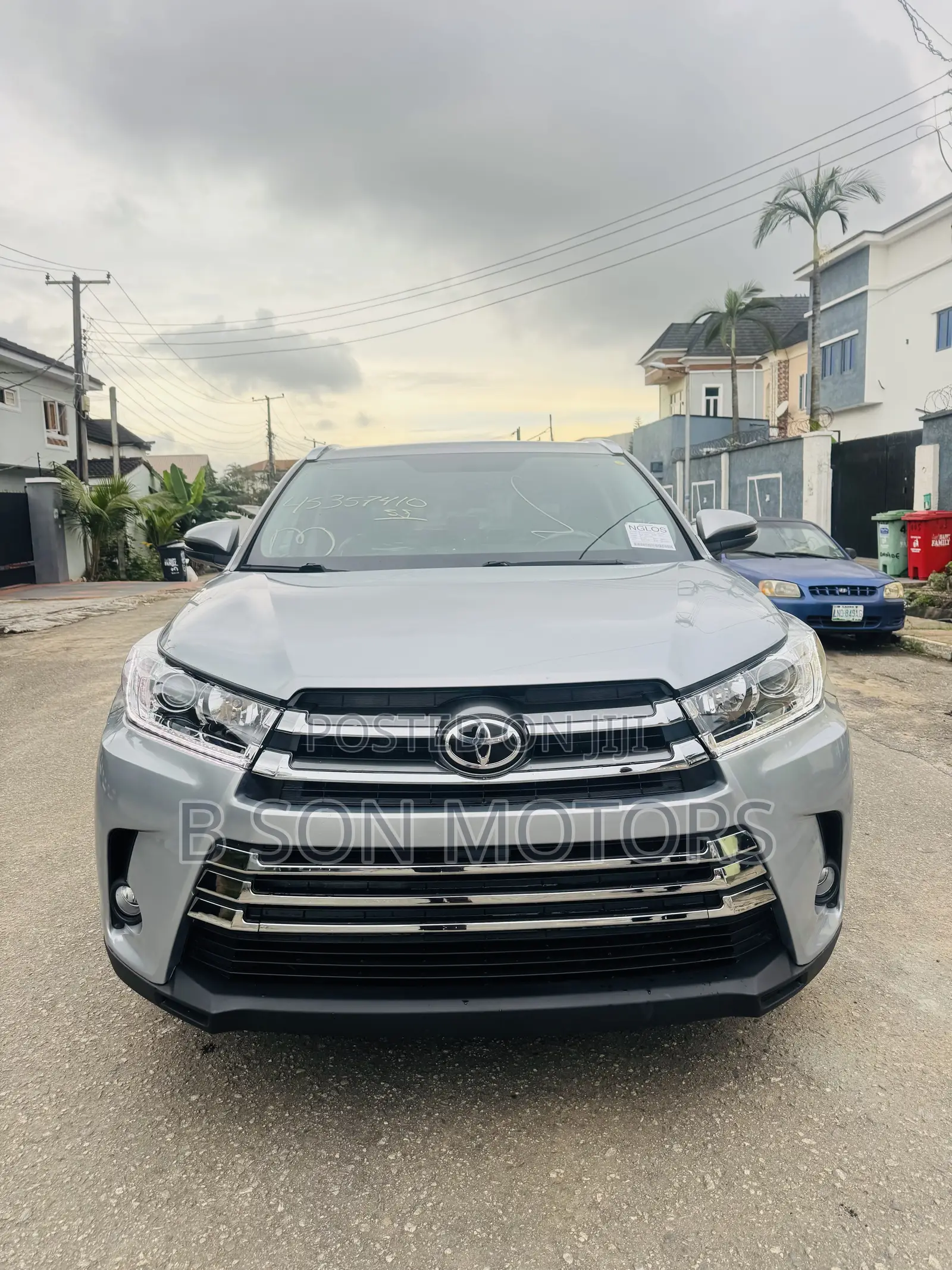 Toyota Highlander XLE V6 4x4 (3.5L 6cyl 6A) 2016 Silver