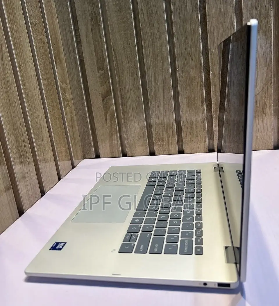Laptop HP OmniBook 7 16" 16GB Intel Core Ultra 7 SSHD (Hybrid) 1T