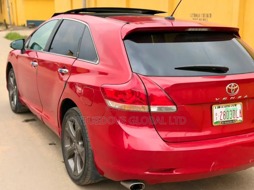 Toyota Venza 2010 Red