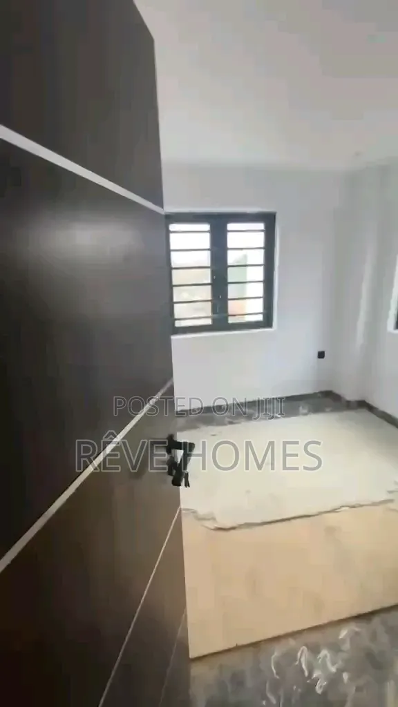 Mini Flat in Anthony Village for rent