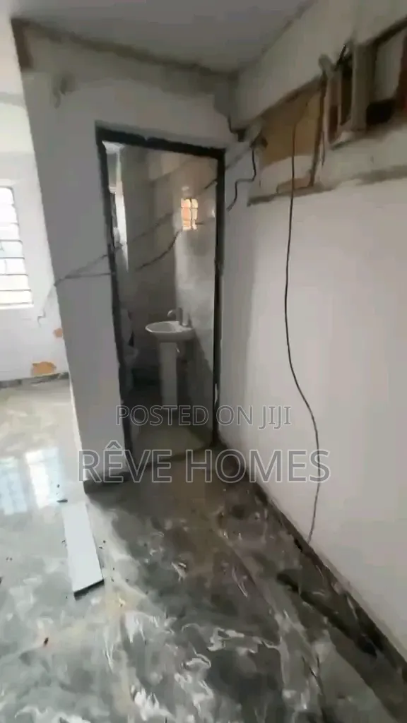 Mini Flat in Anthony Village for rent