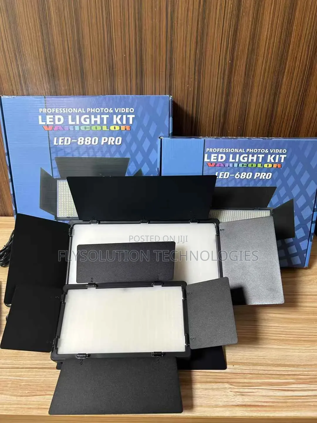 LED-880 680 PRO Professional Photo Video LED Light Kit
