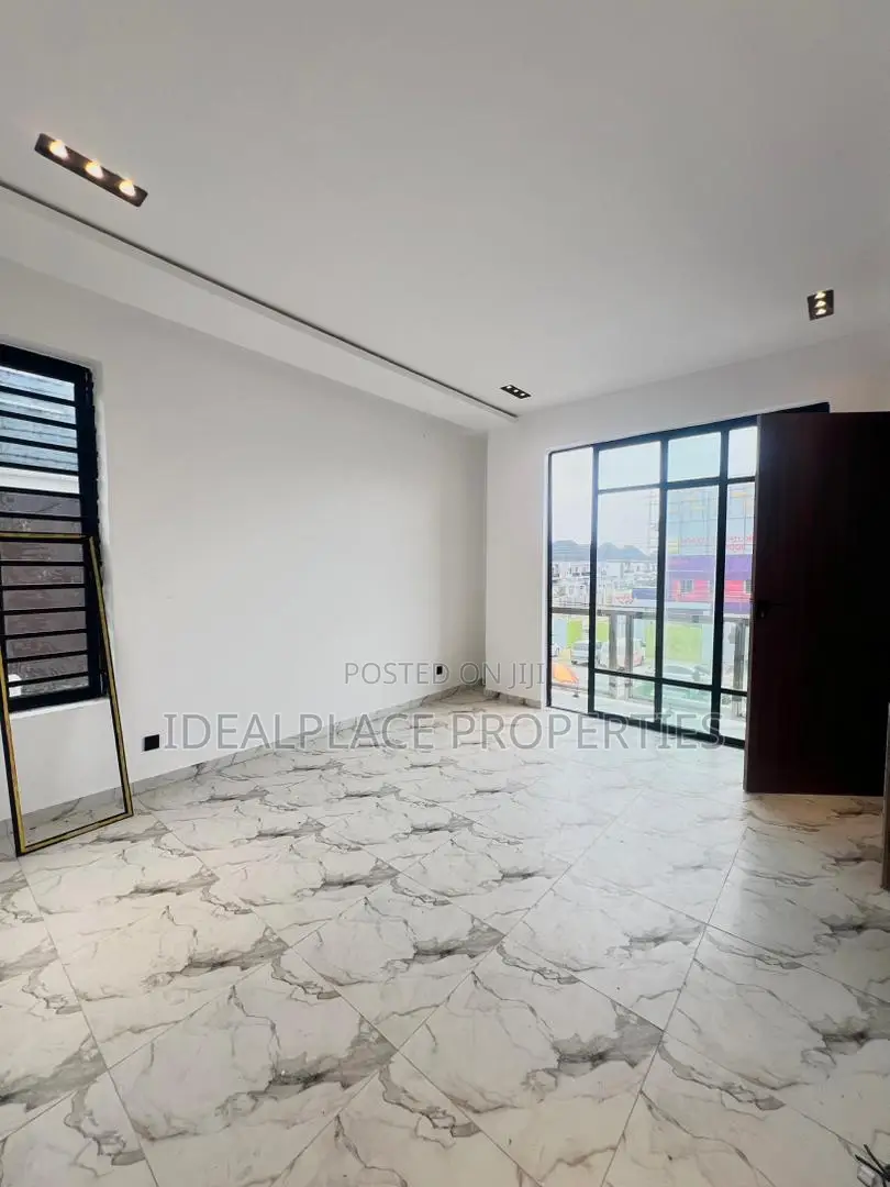 1bdrm Apartment in Lekki for sale
