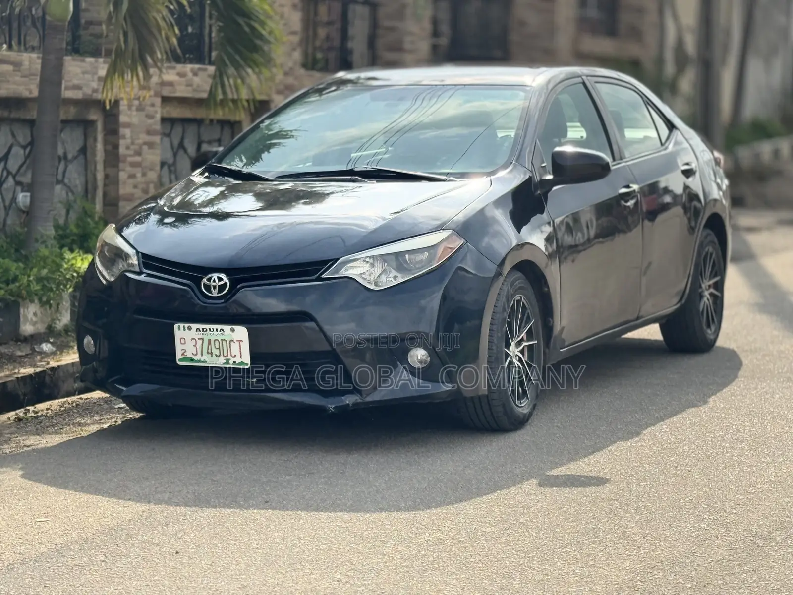 Toyota Corolla LE 4dr Sedan (1.8L 4cyl CVT) 2015 Black