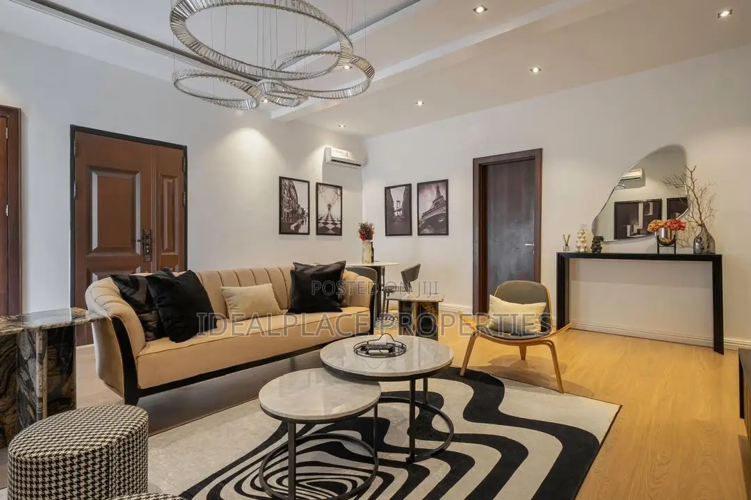 Furnished 2bdrm Penthouse in Lekki Phase 1 for sale