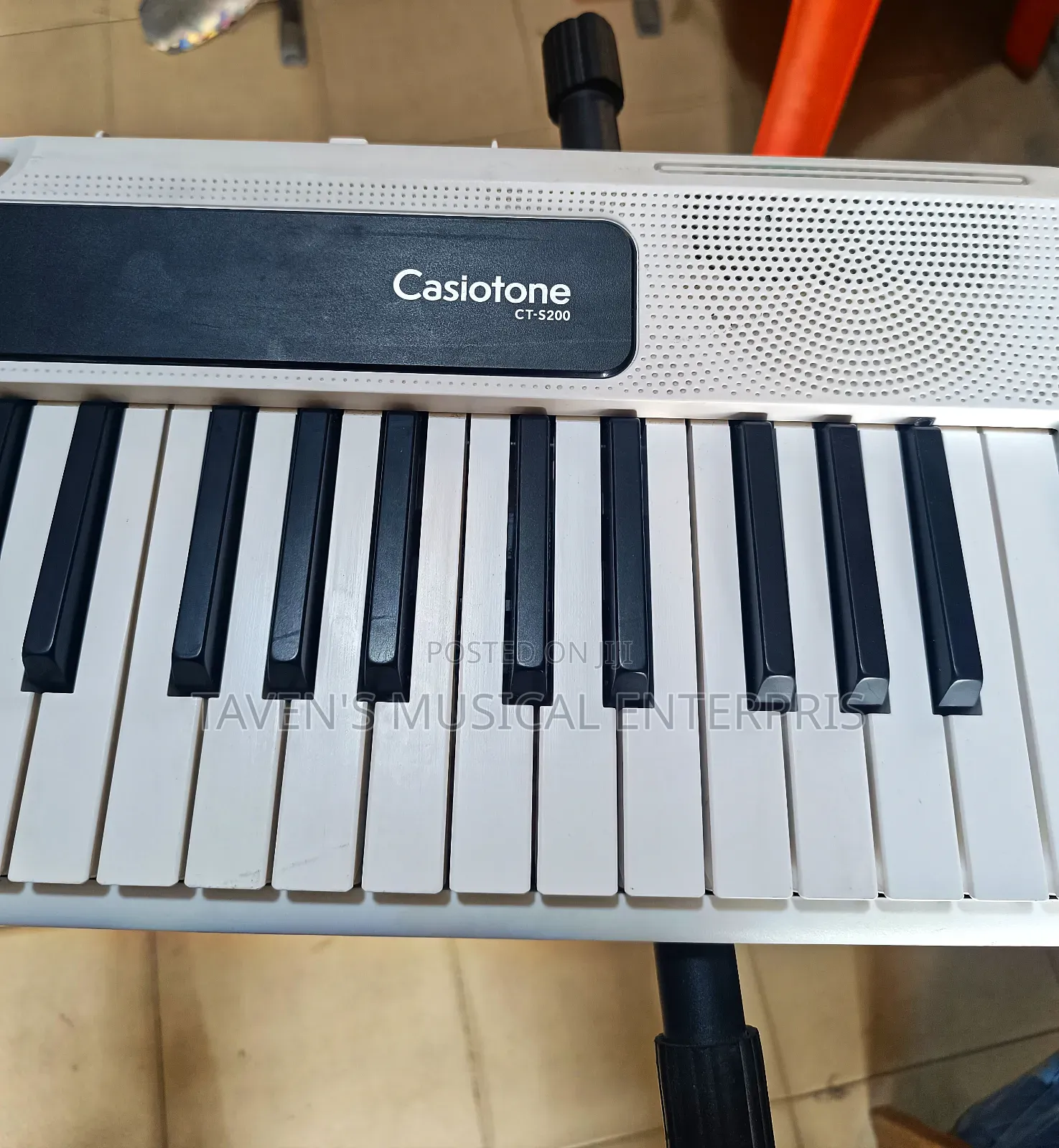 Casio Casiotone CT-S200 61-Key Portable Digital Keyboard UK USED
