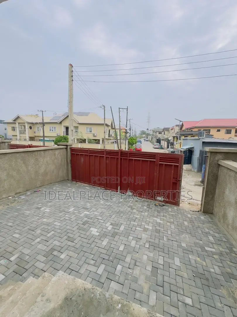 4bdrm Townhouse/Terrace in Ogudu GRA for sale
