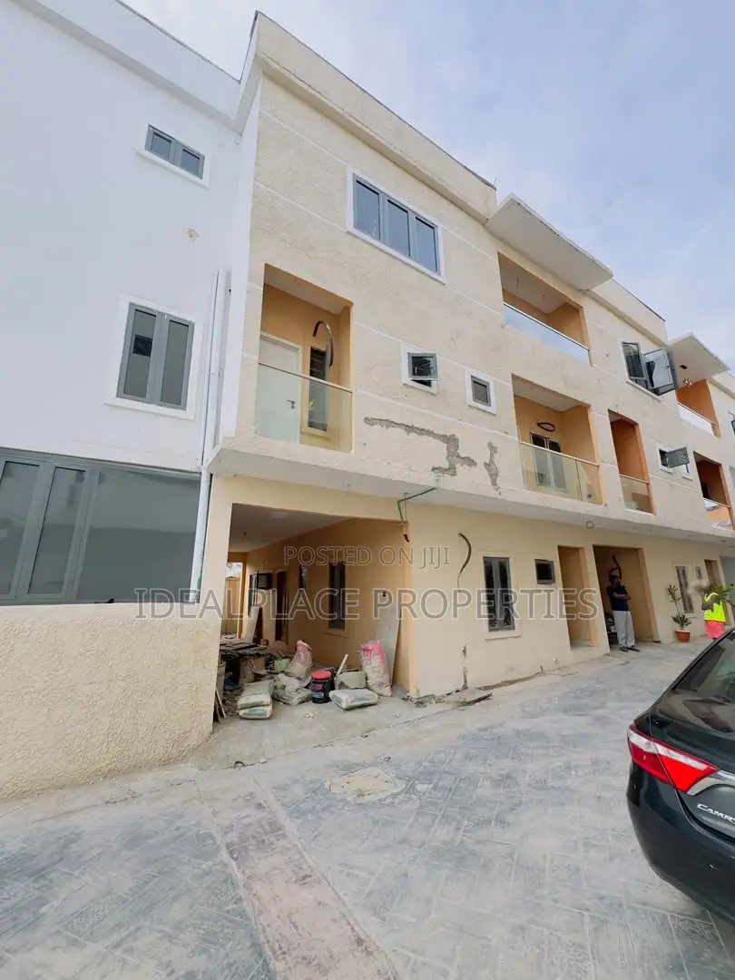 4bdrm Townhouse/Terrace in Ogudu GRA for sale