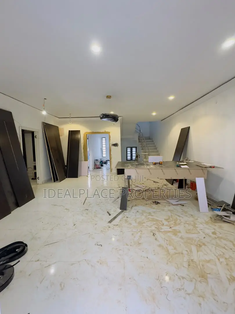 4bdrm Townhouse/Terrace in Ogudu GRA for sale