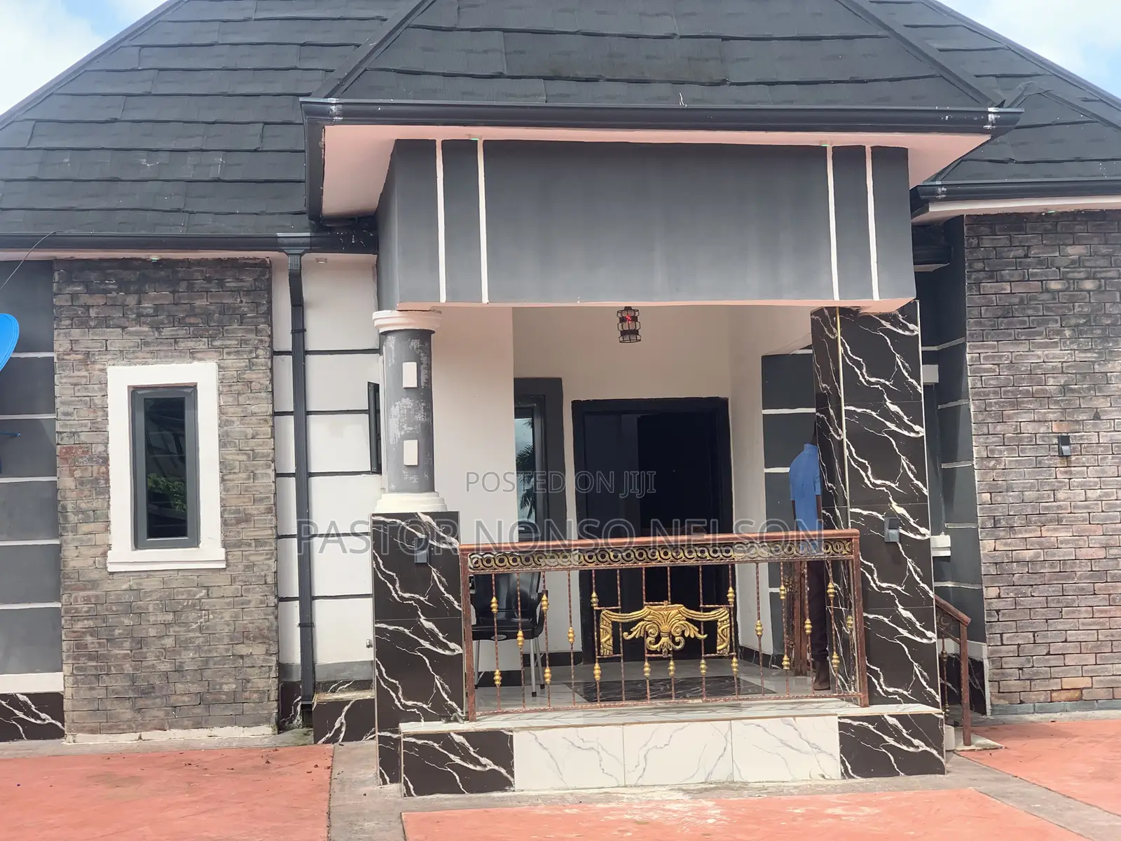 3bdrm Bungalow in Layout, Owerri for sale