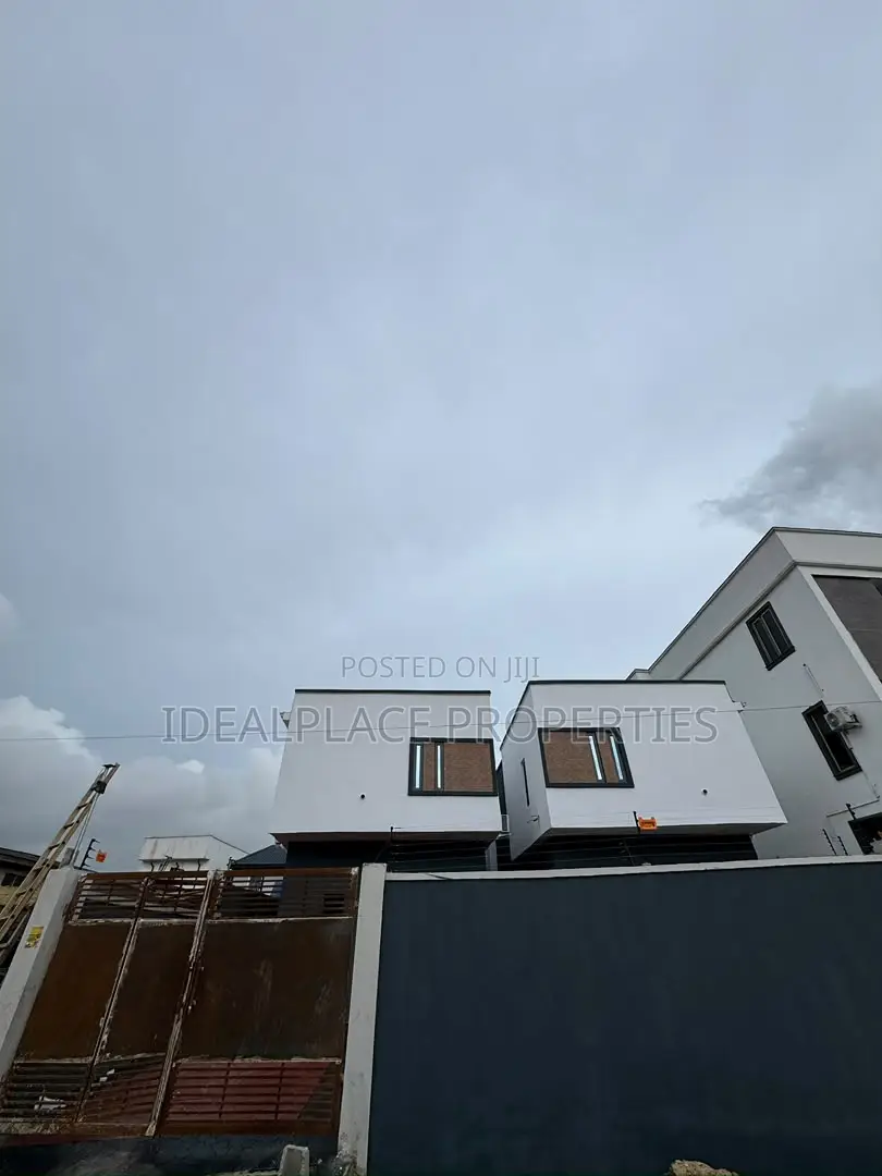 2bdrm Townhouse/Terrace in Magodo for sale
