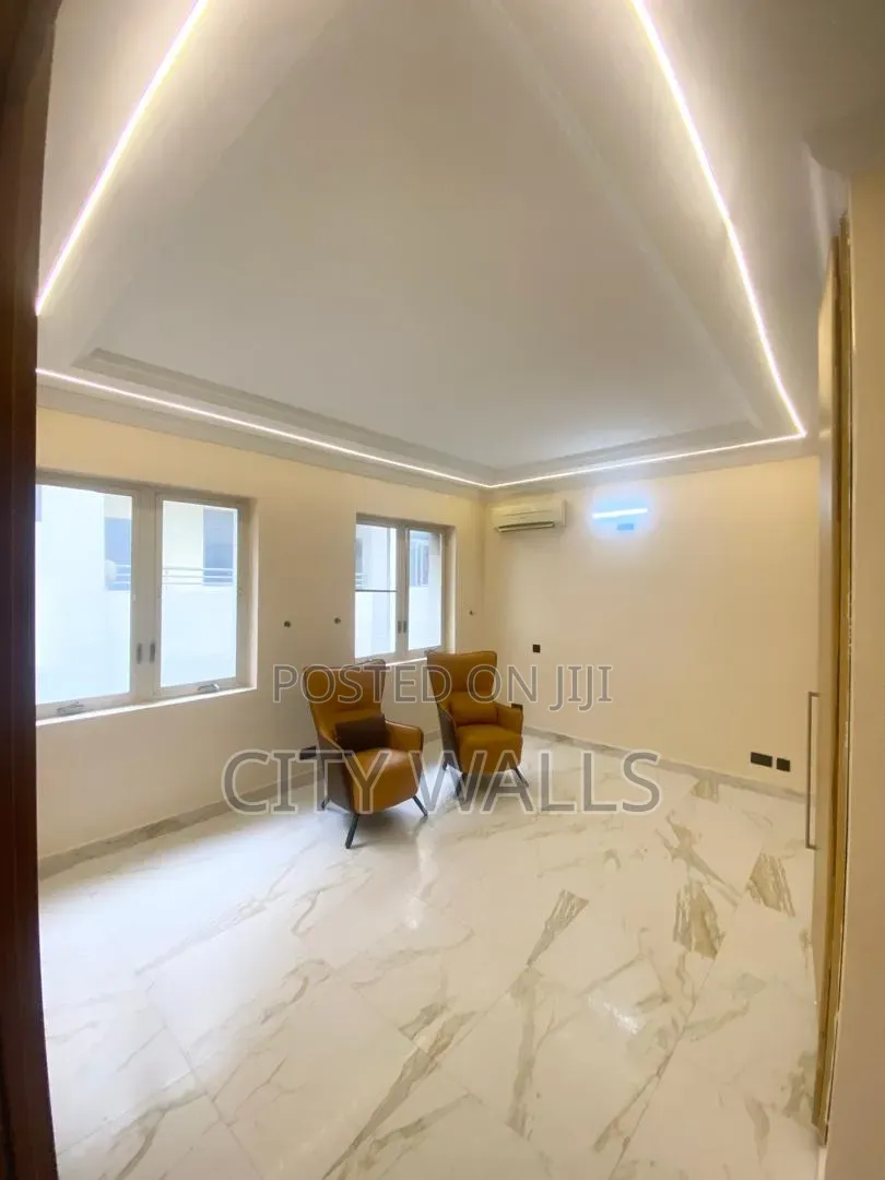 3bdrm Block of Flats in Victoria Island Extension for rent