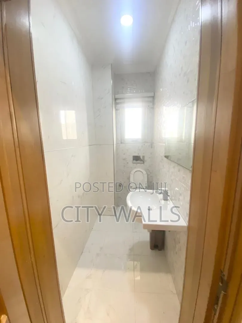 3bdrm Block of Flats in Victoria Island Extension for rent