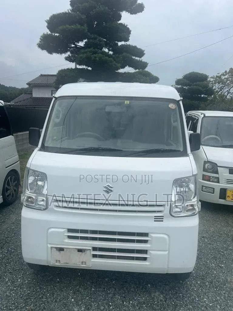 Suzuki Every 2009 White