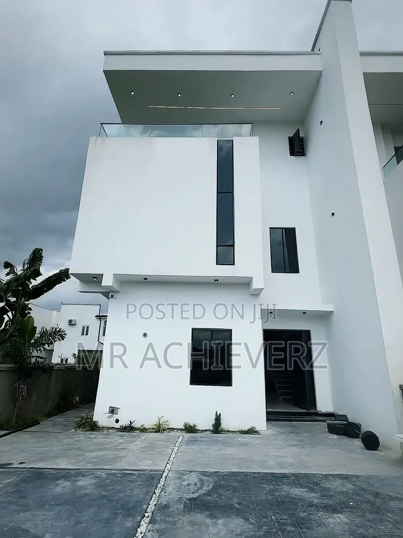 4bdrm Duplex in Rumuodumaya, Obio-Akpor for sale
