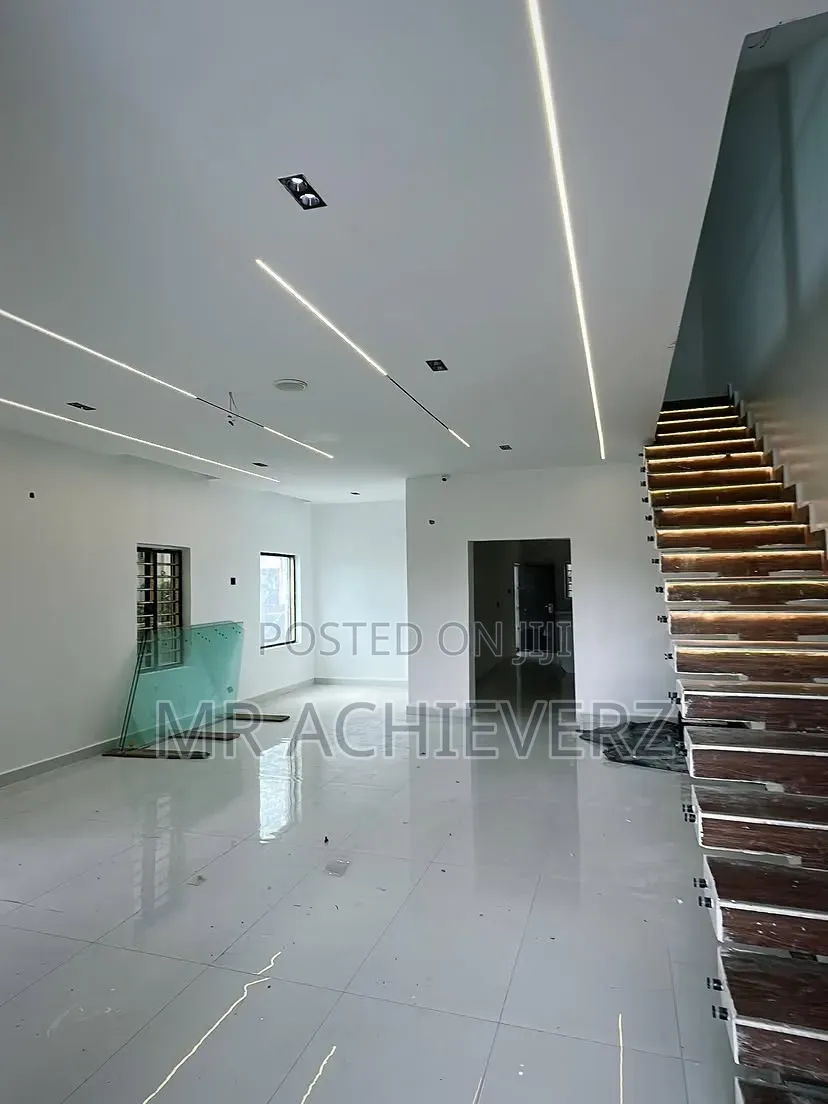 4bdrm Duplex in Rumuodumaya, Obio-Akpor for sale