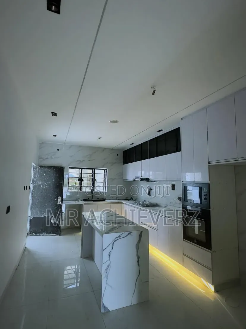 4bdrm Duplex in Rumuodumaya, Obio-Akpor for sale