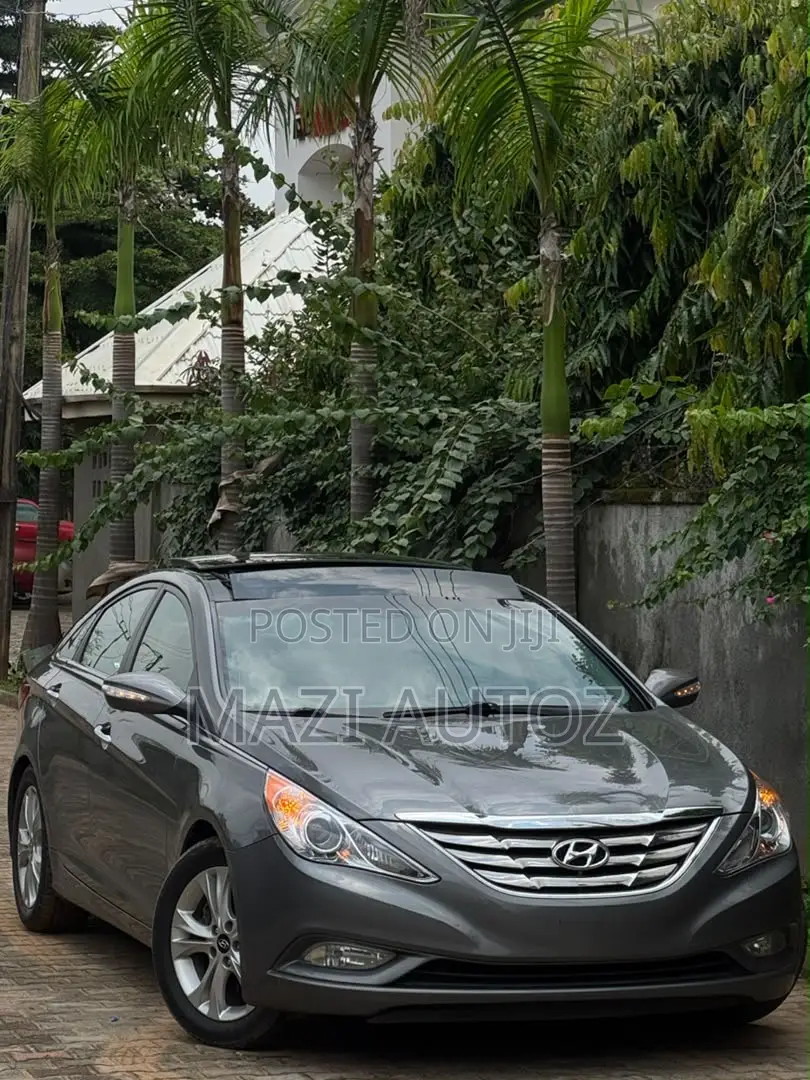 Hyundai Sonata Limited 2.0T Sedan (2.0L 4cyl 6A) 2013 Brown