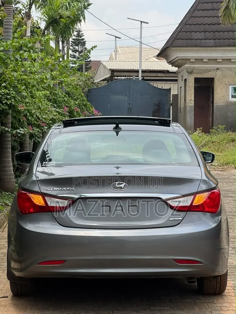 Hyundai Sonata Limited 2.0T Sedan (2.0L 4cyl 6A) 2013 Brown