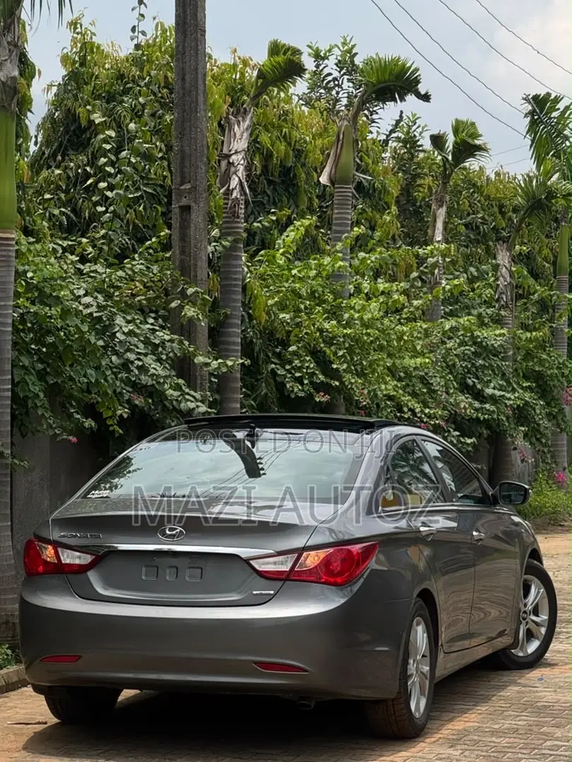 Hyundai Sonata Limited 2.0T Sedan (2.0L 4cyl 6A) 2013 Brown