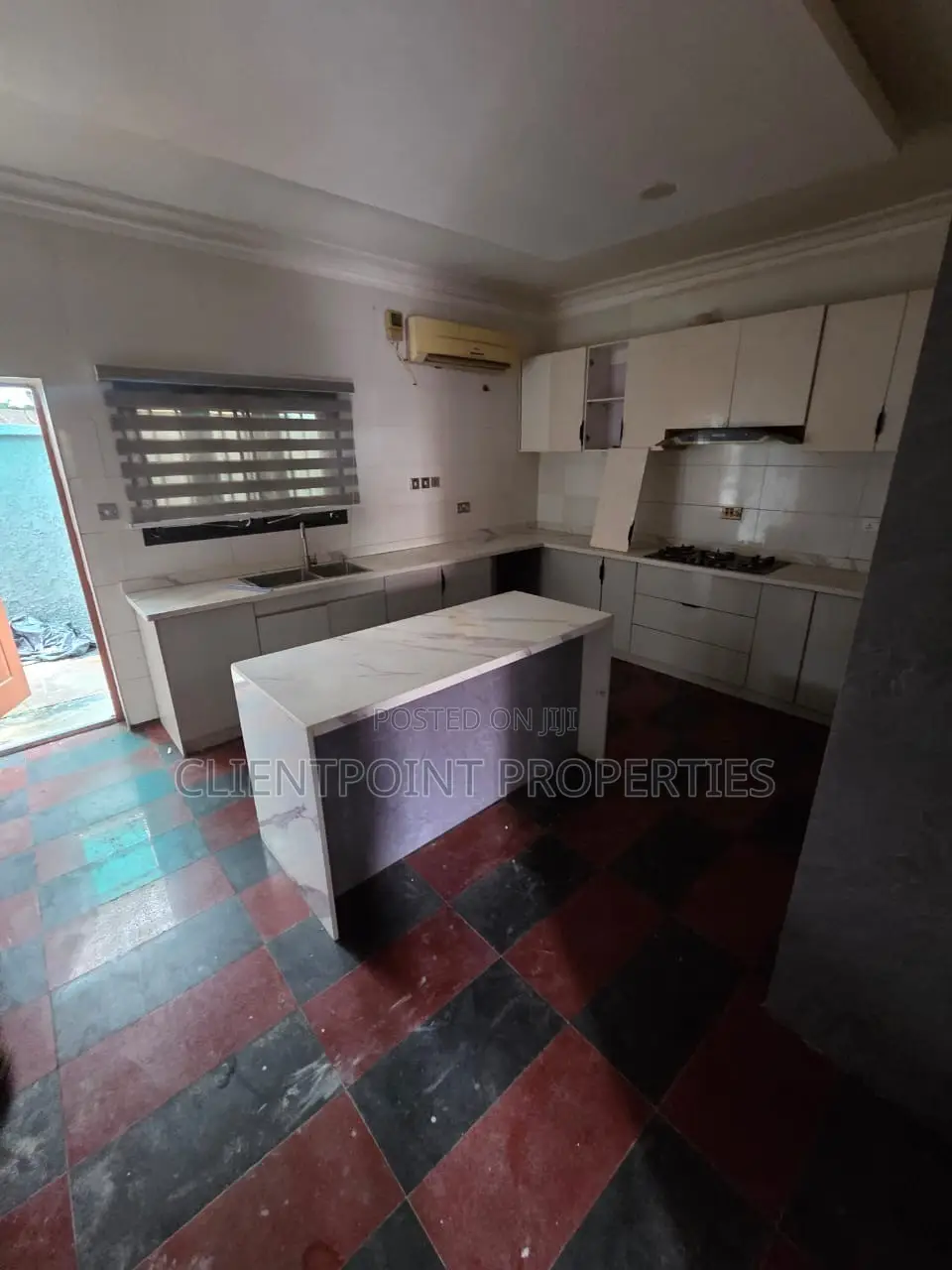 5bdrm Apartment in Parkview Estate for rent